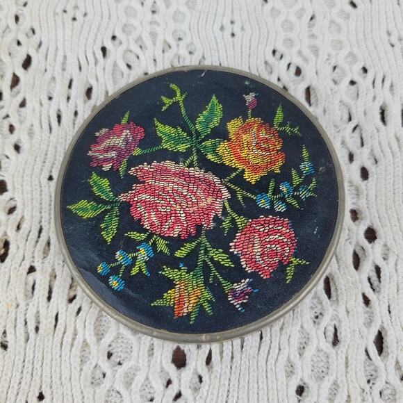 Vintage IW Rice Imports Japan Floral Flowers Folding Double Makeup Comact Mirror - Picture 1 of 8